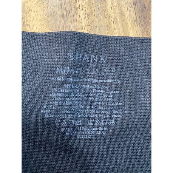 Spanx Fl3515 Black Camo Print Seamless Shaping Leggings Size Medium - Picture 5 of 5